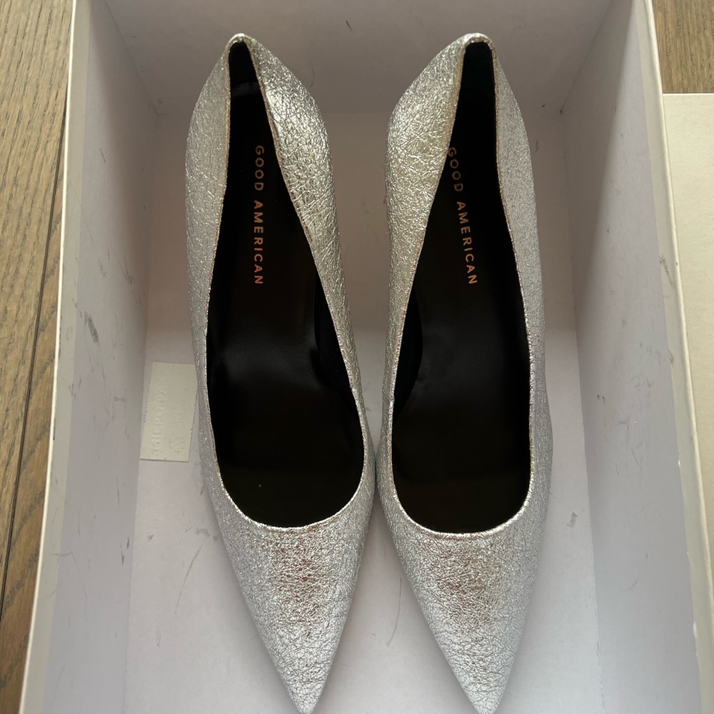 NWT Good American Silver Heels - size 8